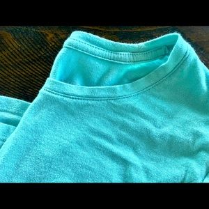 Light mint green w/a hint of sparkles- tee 💫